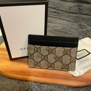 Authentic GUCCI GG Supreme Monogram Bees Card Holder